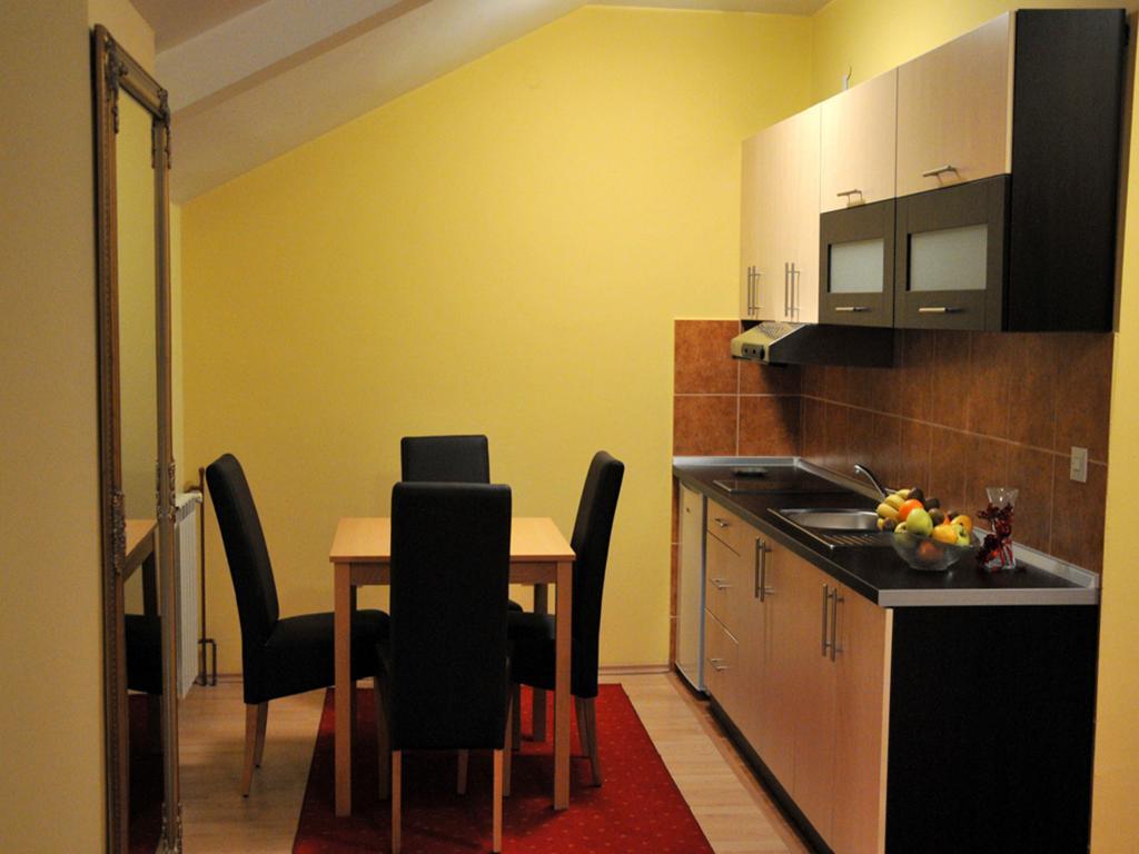 Hotel Arizona Sarajevo Lukavica Buitenkant foto