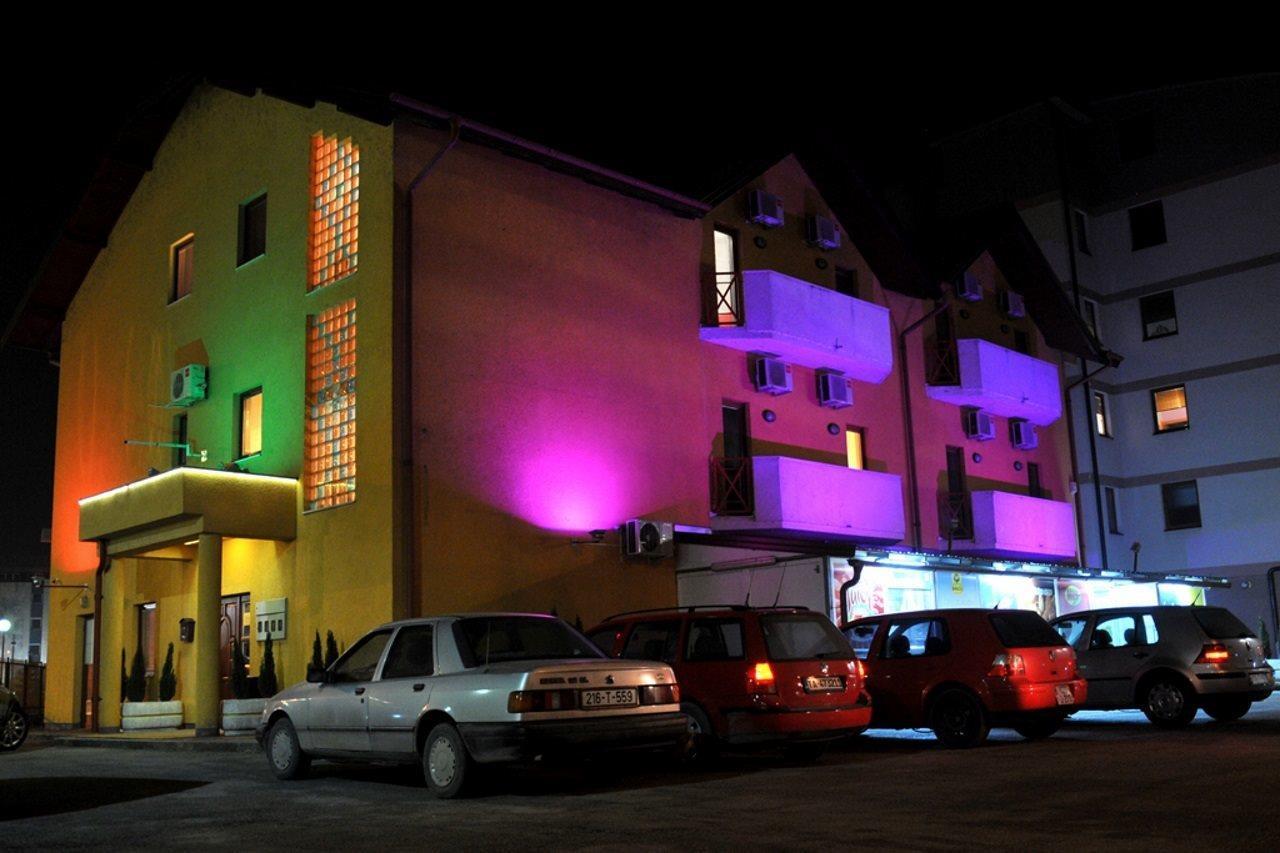 Hotel Arizona Sarajevo Lukavica Buitenkant foto