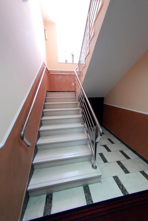 Hotel Arizona Sarajevo Lukavica Buitenkant foto